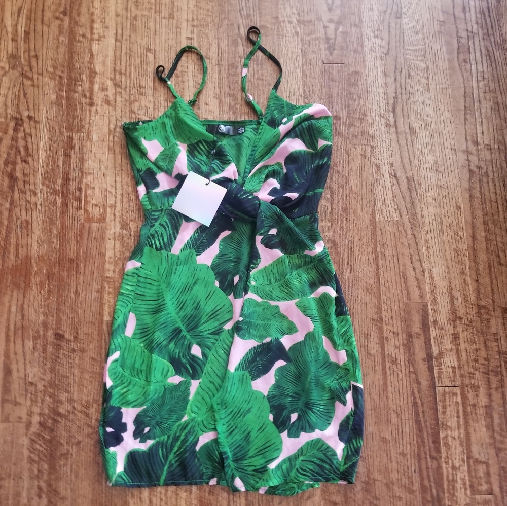 Missguided Tropical Cami Twist Front Dress - Picture 1 of 9